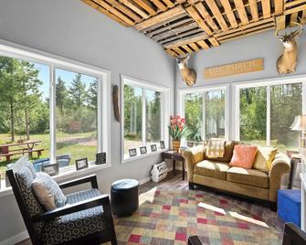Trailride Hideout - Mountain - Living room