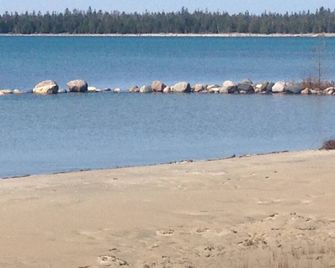 3 Bedroom 2 Story Cottage, On A Stunning Private Sand Beach - Providence Bay - Beach