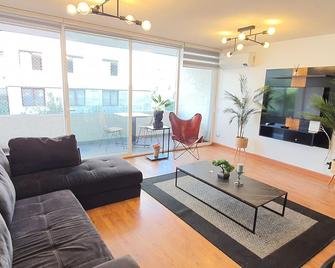 Incredible 2-bedroom apartment in Las Condes - Las Condes - Living room