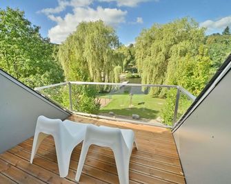 Apartment in Vielsalm near Les Doyards Park - Vielsalm - Balcón