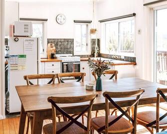 Bay of Fires - Beachfront - Sloop Cottage - Binalong Bay - Comedor