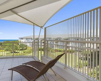 Resort on the Beach 4302 with resort Pool - Kingscliff - Balcón