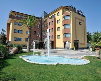 Hotel Lemi - Torrecuso - Edifício