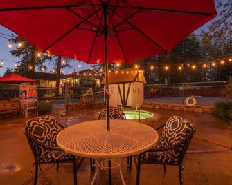 Black Forest Lodge - ביג בר לייק - פטיו