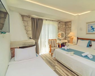 Alacati Asmali Konak Hotel - Alacati