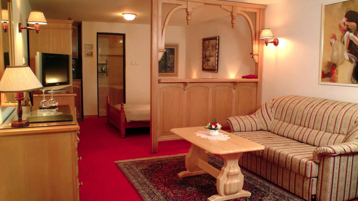 Deluxe Apartments No 16