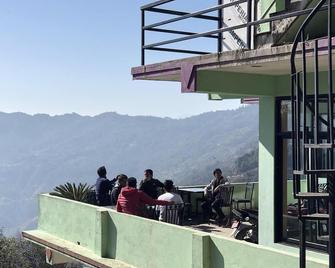Hotel Greenland - Nagarkot - Balkon