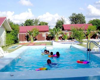 Mini-golf & Resort Ubon Ratchathani - Ubon Ratchathani - Piscina