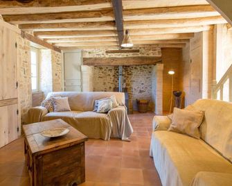 Dreamy Retreat in Loubejac - Loubejac - Sala de estar
