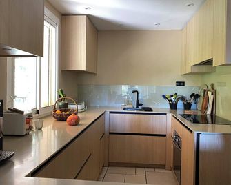Mas Tihou charming Provencal estate& Nordic bath - Ле-Боссе - Кухня