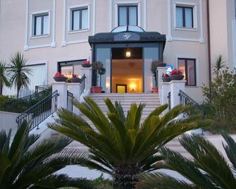 Hotel San Giorgio - Crotona - Edificio