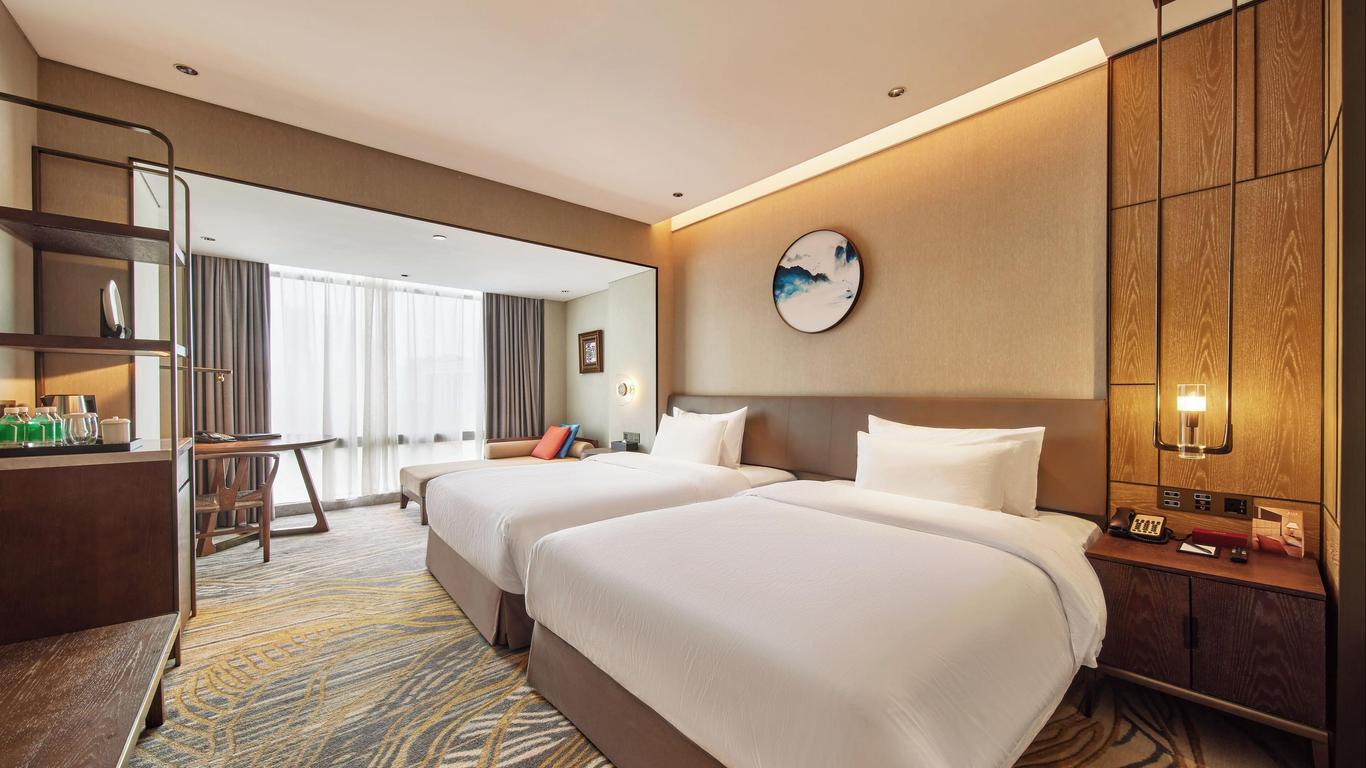 Dong Fang Hotel Guangzhou