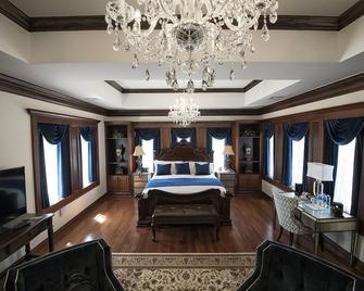 Dominion House - Guthrie - Bedroom