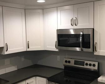Private Basement Guest Suite Near Golf Course - Saratoga Springs - Room amenity