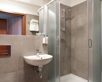 Hotel Krakus - Krakow - Bathroom