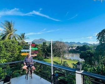 Meet Sunset Hostel - Luang Prabang