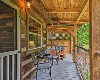 Smoky Mountain Vacation Rental 20 Mi to Gatlinburg - Cosby - Balcony