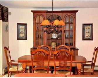 Perfect Year-Round Getaway Location For Those Who Enjoy The Outdoors. - Bridgton - Comedor