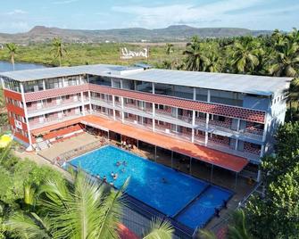 Savali Resort - Diveāgar - Edificio