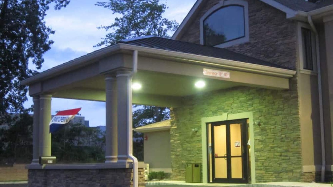 Red Carpet Inn and Suites Monmouth Junction