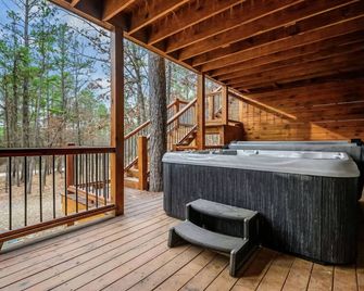 Whispering Winds Luxury Cabin In Hochatown - Broken Bow