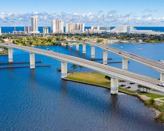 Pirates Cove Condo Unit #514 - Daytona Beach Shores