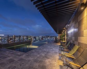 Hewitt Resort Naha - Naha - Balcony