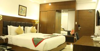 NK Grand Park Hotel - Chennai - Bedroom