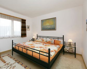 Charming Holiday Home in Liebenscheid by Forest - Liebenscheid - Bedroom