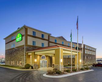 لا كينتا إن آند سويتس باي ويندام روكفورد - روكفورد - مبنى