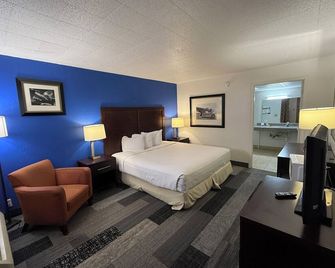 Frontier Inn - Great Bend - Schlafzimmer