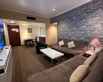 Hotel Shangri-La Kota Kinabalu - Kota Kinabalu - Living room