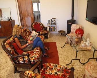 B&B Il Bracco - Partinico - Sala de estar
