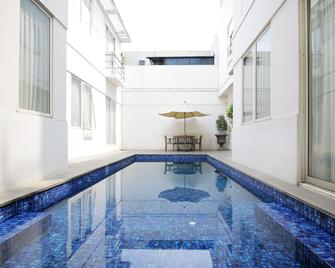 Airy Eco Kemang Utara Bungur Buntu 1 Jakarta - Yakarta - Piscina