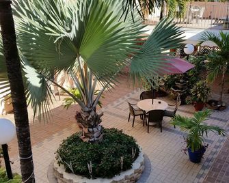 Lago Mar Motel And Apartments - Lake Worth - Patio
