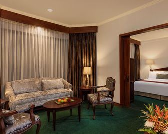 Prime Plaza Hotel Purwakarta - Purwakarta - Sala de estar