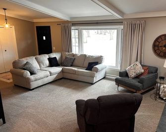 Spacious 3-bedroom house in beautiful Brighton. - Brighton - Sala de estar