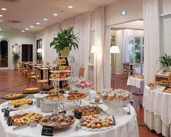Hotel Castello Artemide Congressi - Castel San Pietro Terme - Buffet
