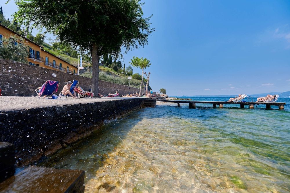 Albergo Del Garda - טורי דל בנאקו - חוף