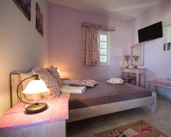 Sole e Mare Traditional Studios - Agia Pelagia - Chambre