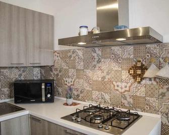 Beachfront two room apartment 'Sparaglione' - Alghero - Kitchen