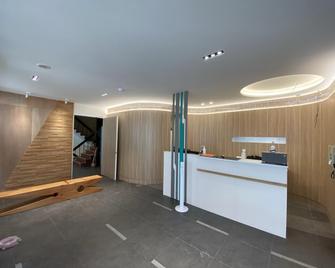 Trust Hotel - Tainan City - Front desk