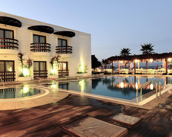 Beyaz Suite Hotel - Golturkbuku - Bazén