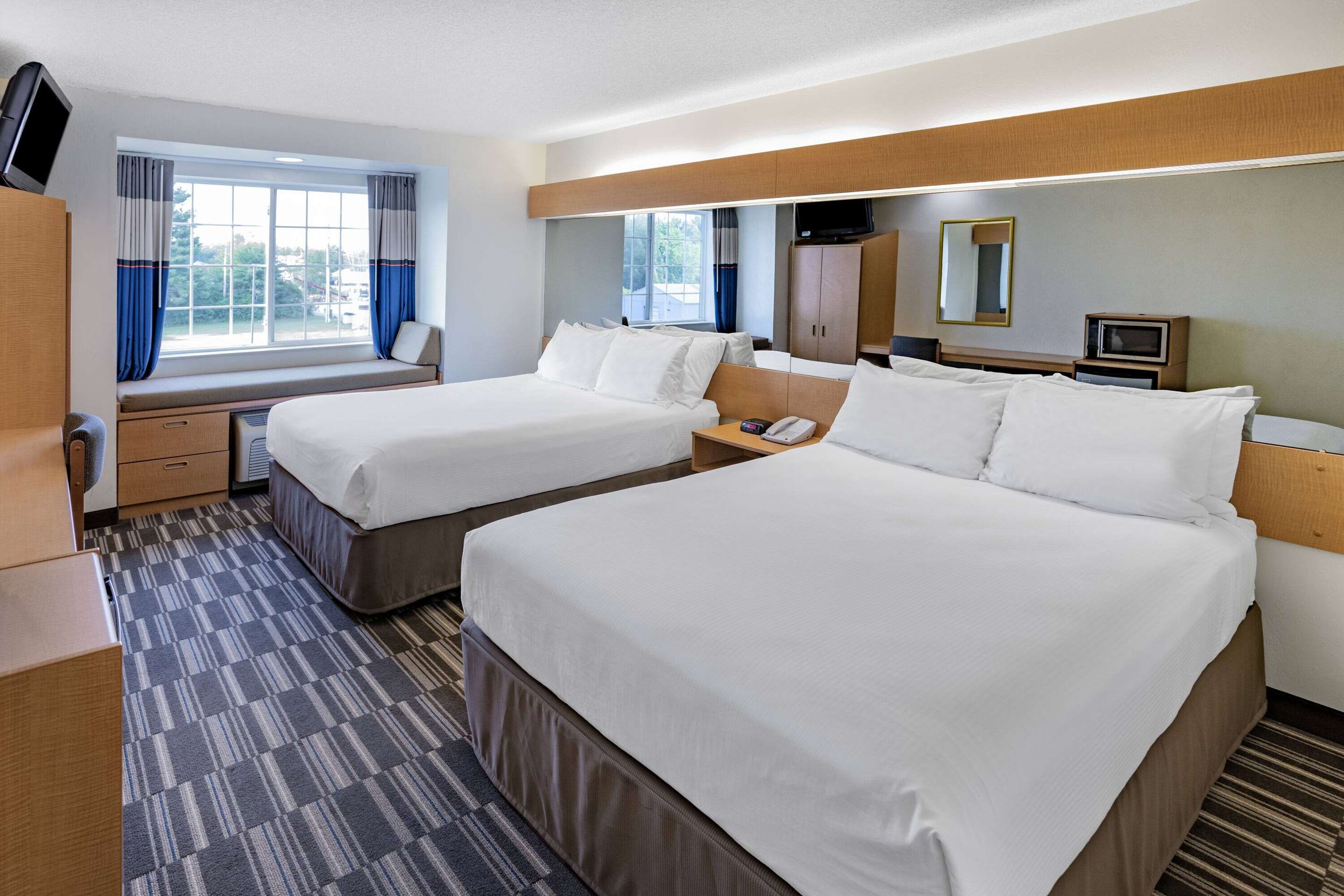 Microtel Inn & Suites by Wyndham Plattsburgh - Plattsburgh - Chambre
