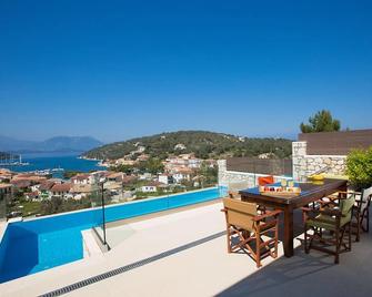 Villa Thalia by Meganisi Sunset Luxury Villas - Vathi - Balcón