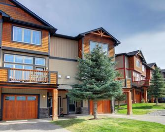 Radium Vacation Rental 3 Bedroom Townhome With Views - Radium Hot Springs - Building