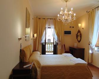 Hotel Sgroi - San Biase - Camera da letto