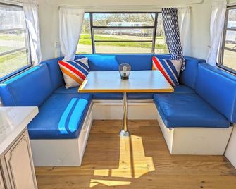 Vinyl Campground - El Paso de Robles - Sala de estar