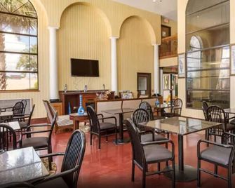 Motel 6 Brenham. Tx - Brenham - Restaurant