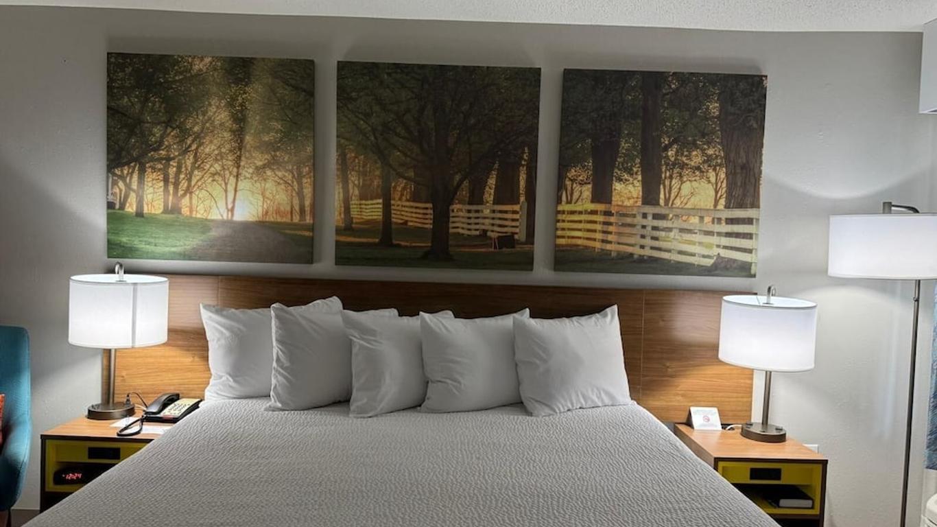 Days Inn by Wyndham Clanton AL